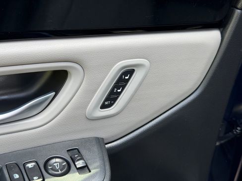Used 2025 Honda Pilot EX-L image 15