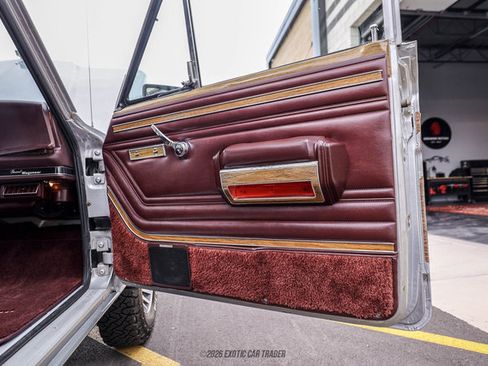 Used 1991 Jeep Grand Wagoneer AWD/4WD image 41