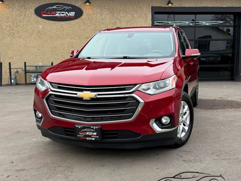 Used 2018 Chevrolet Traverse LT image 1