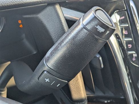 Used 2018 Cadillac Escalade Luxury image 28