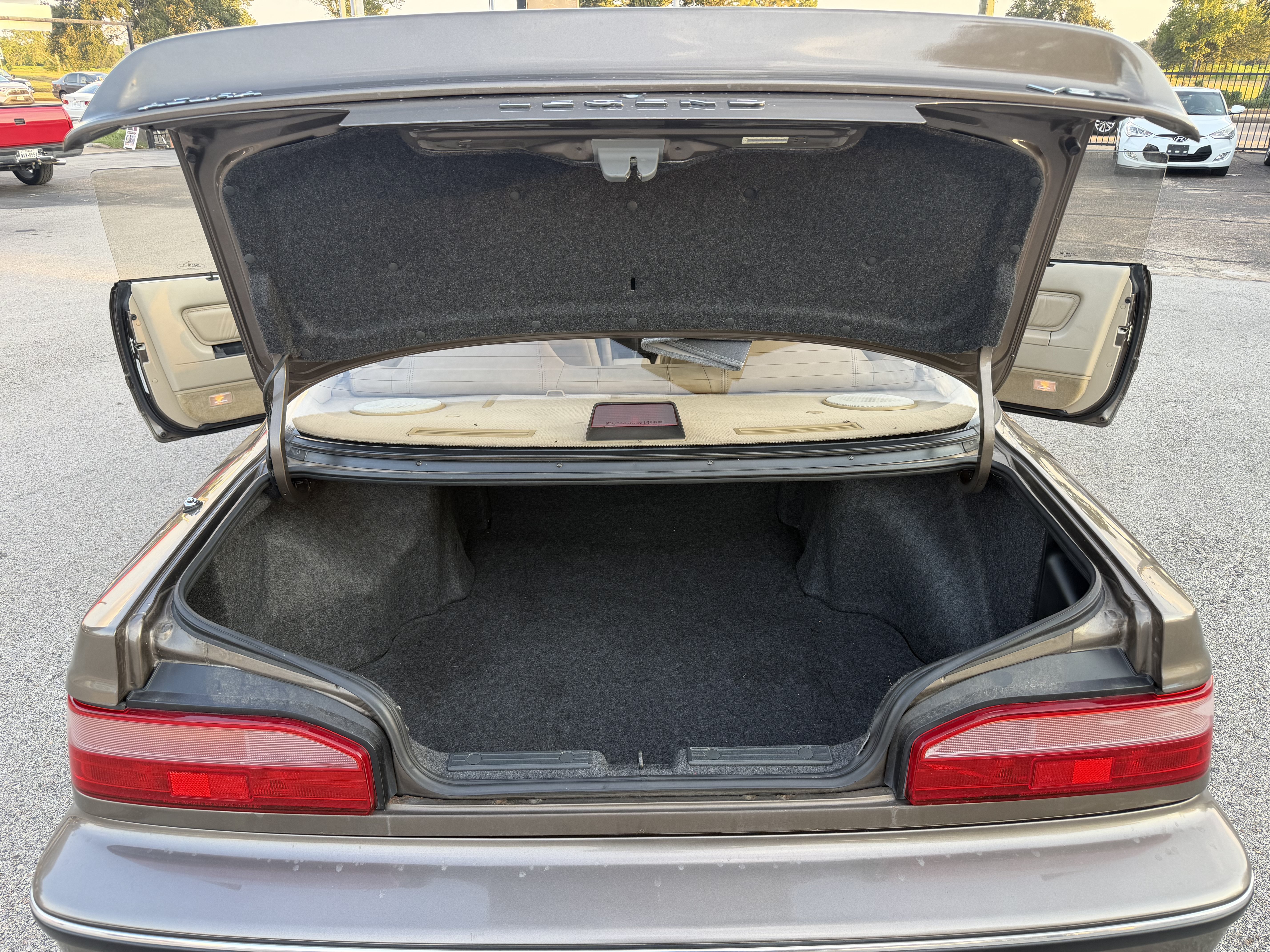 Used 1990 Acura Legend L FWD image 29
