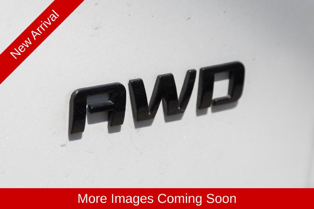 Used 2023 Chevrolet Traverse Premier w/ Redline Edition AWD/4WD image 11