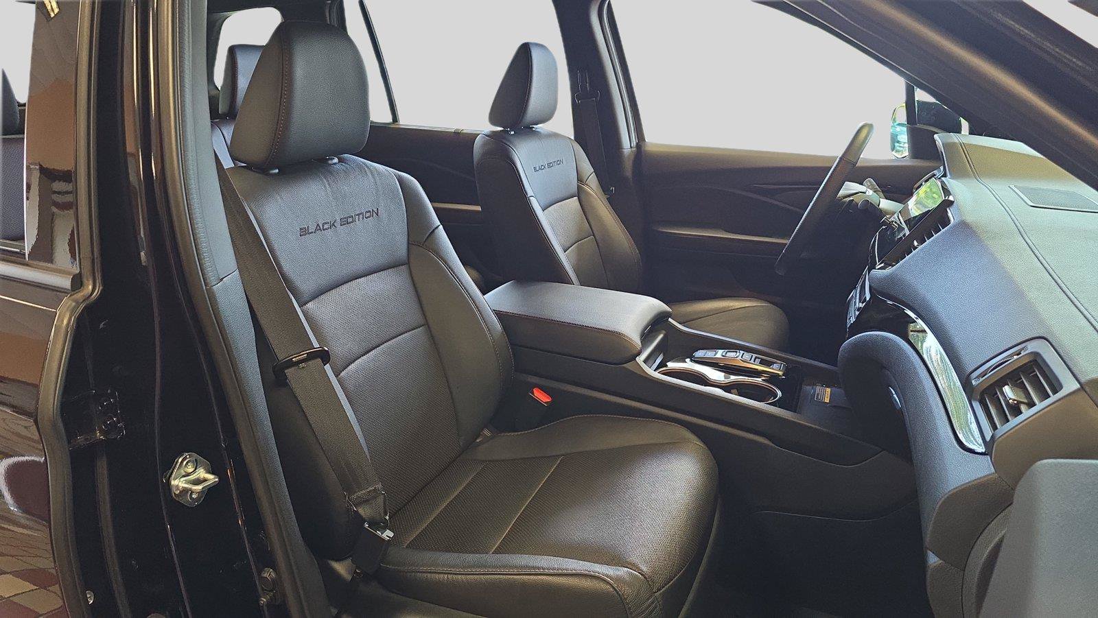 Used 2025 Honda Passport Black Edition image 14