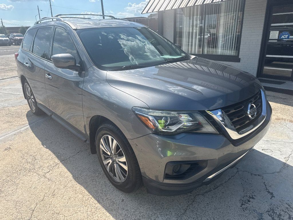 Used 2020 Nissan Pathfinder S FWD image 2