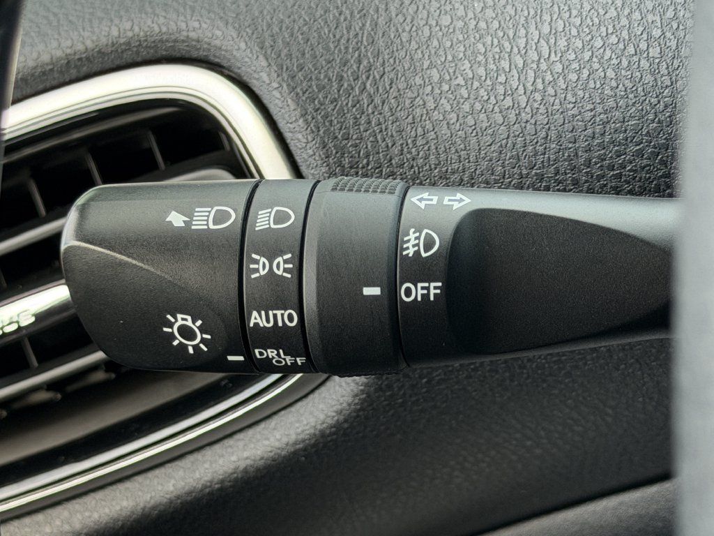 Used 2022 Toyota Prius FWD image 21
