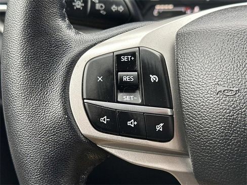 Used 2022 Ford Explorer XLT w/ Equipment Group 202A image 21