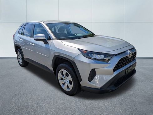 Used 2022 Toyota RAV4 LE image 1