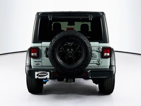 Used 2024 Jeep Wrangler Unlimited AWD/4WD image 14