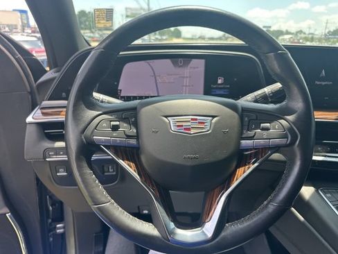Used 2021 Cadillac Escalade Premium Luxury AWD/4WD image 12