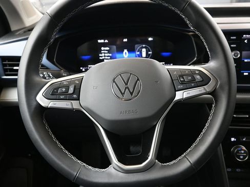 Certified 2024 Volkswagen Taos SE image 25