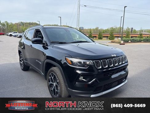 Used 2024 Jeep Compass Limited image 2