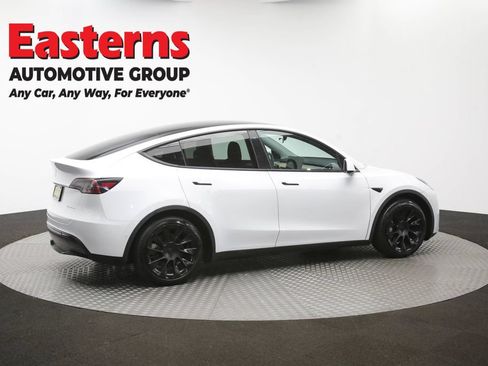 Used 2022 Tesla Model Y Long Range AWD/4WD image 36