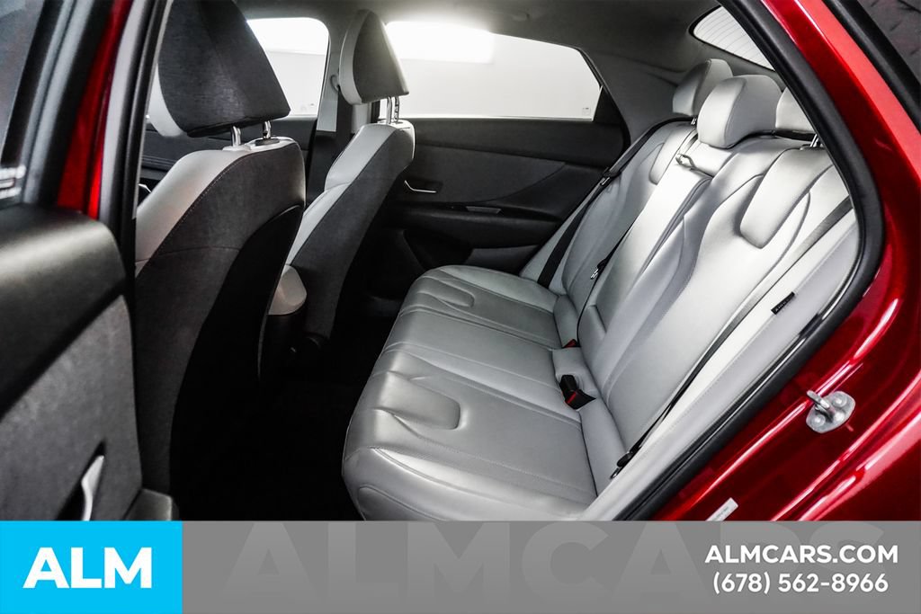 Used 2025 Hyundai Elantra Limited FWD image 17