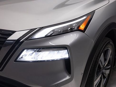 Used 2023 Nissan Rogue SL w/ SL Premium Package image 5