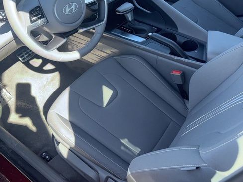 Used 2025 Hyundai Elantra Sport image 6