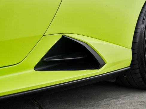 Used 2022 Lamborghini Huracan STO image 12