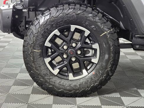 New 2026 Jeep Wrangler Unlimited Rubicon w/ Steel Bumper Group image 11