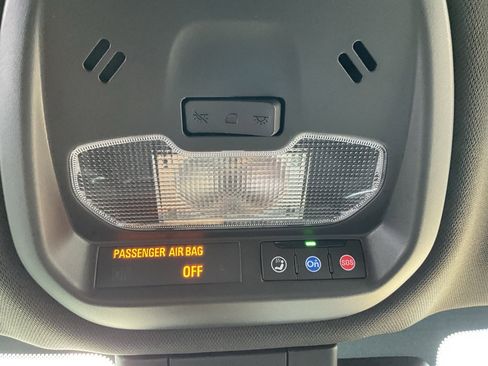 Used 2025 Buick Envista Preferred image 28