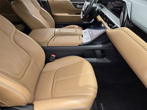 Used 2025 INFINITI QX80 Sensory AWD/4WD image 13