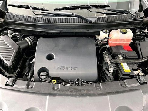Used 2022 Chevrolet Traverse LT w/ LT Premium Package FWD image 10