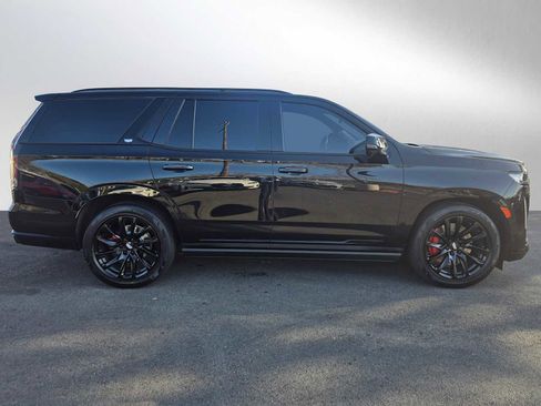 Used 2022 Cadillac Escalade Sport Platinum w/ Heavy-Duty Trailer Package image 2