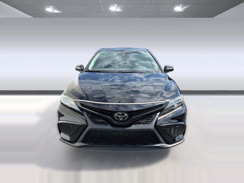 Used 2024 Toyota Camry SE FWD image 6