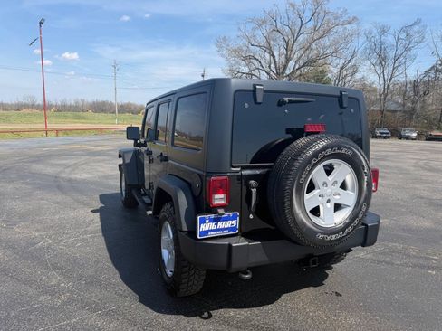 Used 2018 Jeep Wrangler Unlimited Sport S AWD/4WD image 9