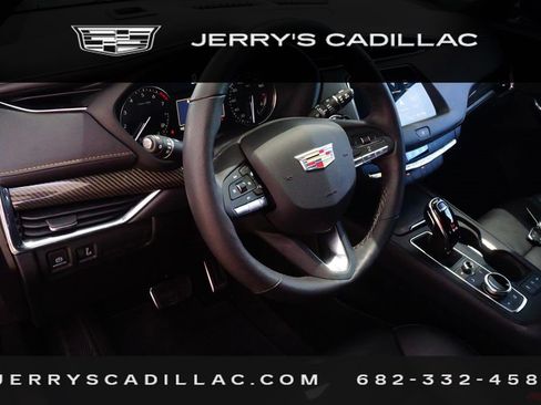 Certified 2022 Cadillac XT4 Sport w/ Comfort Package FWD image 20