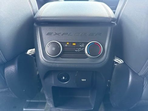 Used 2025 Ford Explorer Active w/ Active Comfort Package AWD/4WD image 18