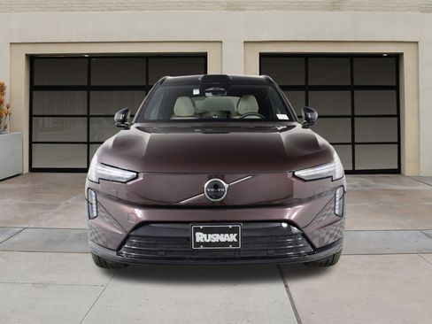 New 2025 Volvo EX90 Ultra image 2