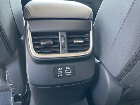 Used 2025 Subaru Outback Premium AWD/4WD image 16