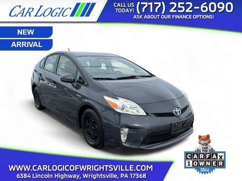 Used 2015 Toyota Prius Two image 1