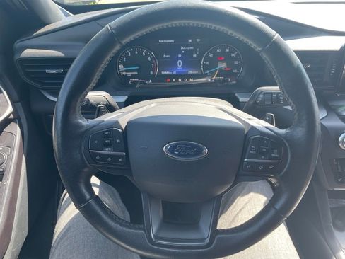 Used 2020 Ford Explorer XLT w/ Comfort Package AWD/4WD image 16