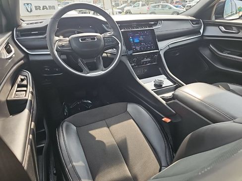 Certified 2025 Jeep Grand Cherokee L Altitude AWD/4WD image 20