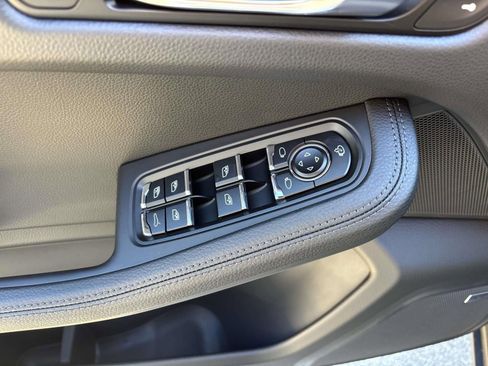 Used 2026 Porsche Macan AWD/4WD image 24