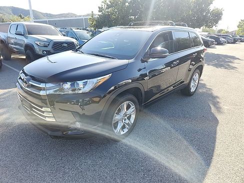 Used 2018 Toyota Highlander Limited image 1