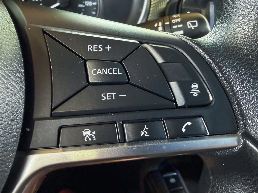 Certified 2024 Nissan Kicks SV FWD image 18