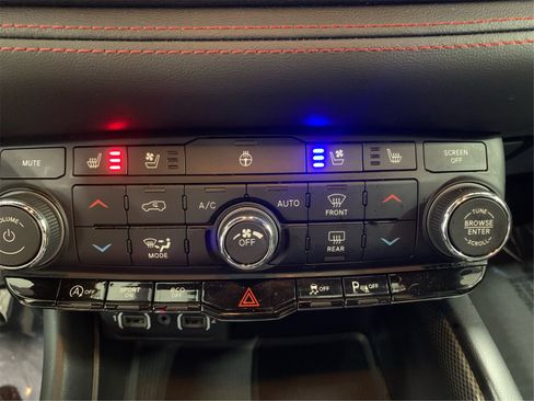 Used 2024 Dodge Durango GT image 35