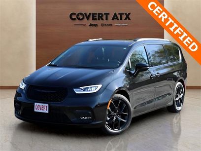 Used 2025 Chrysler Pacifica Limited
