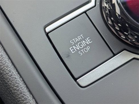 New 2026 Volkswagen Tiguan SE image 28