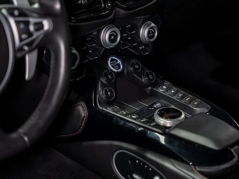 Used 2020 Aston Martin V8 Vantage Coupe image 52