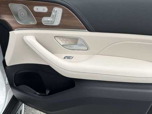 New 2026 Mercedes-Benz GLE 450e 4MATIC image 16