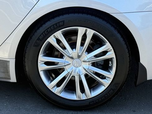 Used 2012 Hyundai Genesis 5.0 RWD image 22