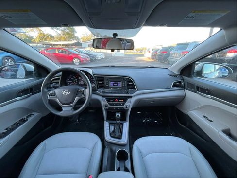 Used 2017 Hyundai Elantra SE FWD image 17