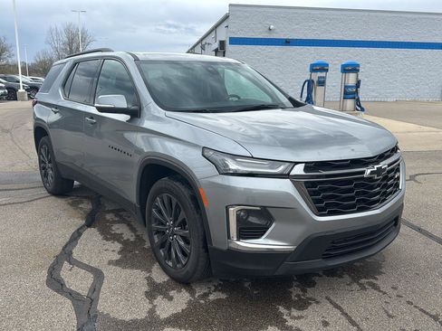 Used 2023 Chevrolet Traverse RS image 9