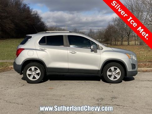 Used 2016 Chevrolet Trax LT w/ LT Convenience Package image 8