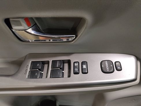 Used 2015 Toyota Prius V Four image 27