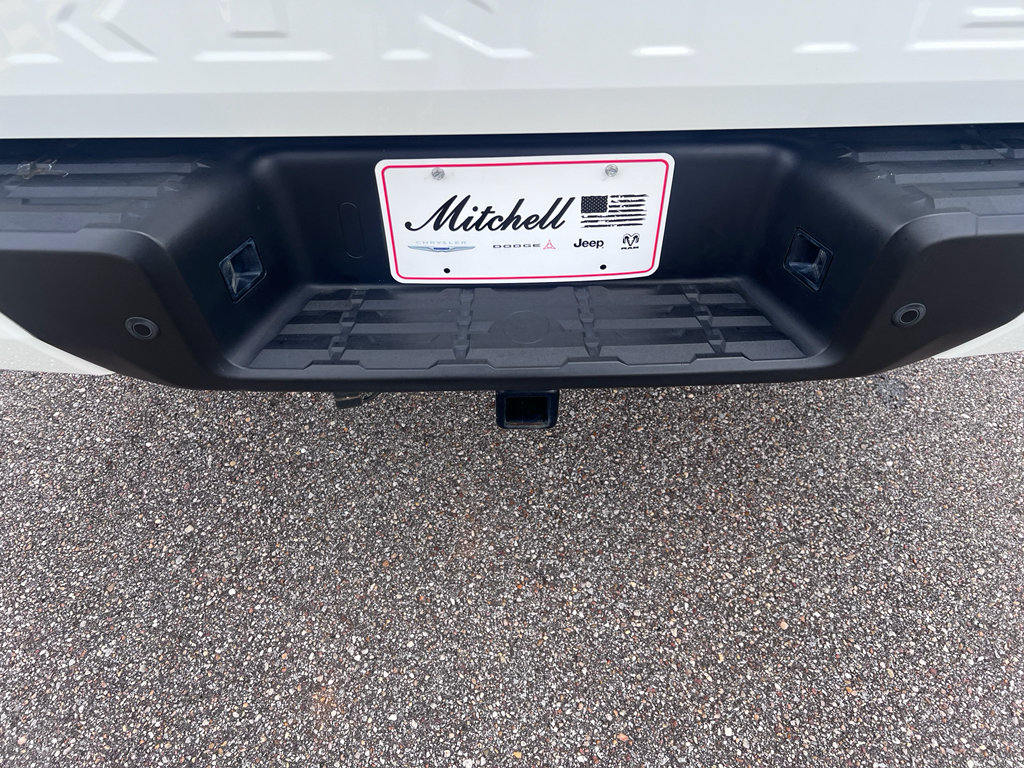 Used 2023 Nissan Frontier SV w/ Midnight Edition Package RWD image 4