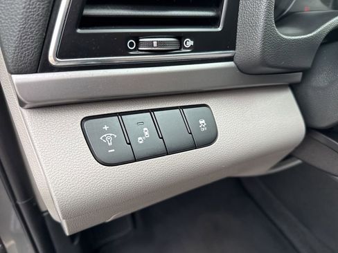 Used 2018 Hyundai Elantra SEL image 17
