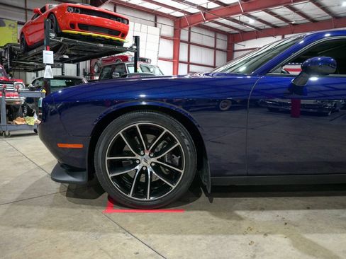 Used 2017 Dodge Challenger R/T Scat Pack RWD image 3